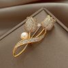Brooch Women's Pin Fixed Clothes Corsage Brooch Women's Pin Fixed Clothes Corsage